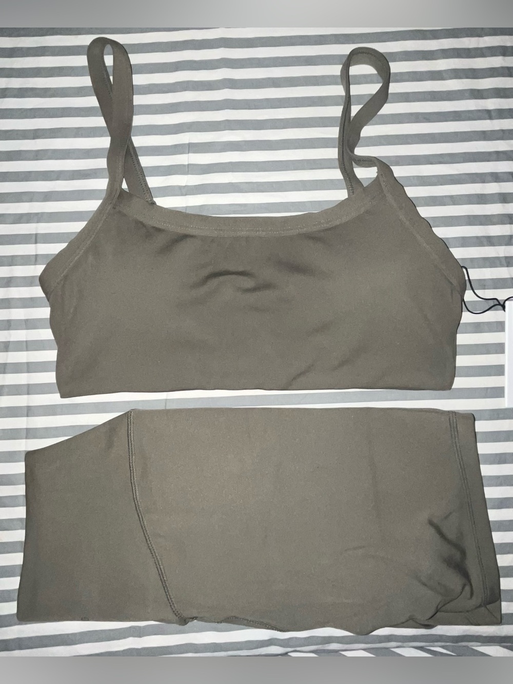 Paragon Reluna High-Rise Sculptseam Short 5" + Multifit Bra in Everglades Sz M